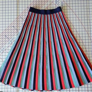 Holagen Pleated Knit Skirt-NWT